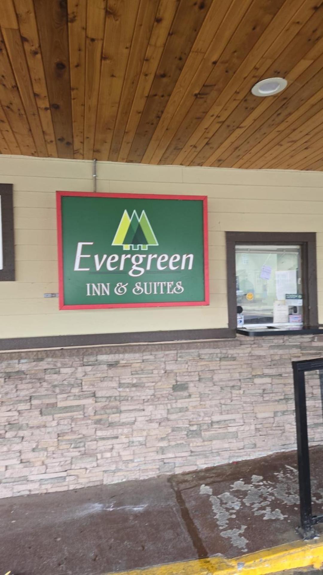 Evergreen & (adults Only) 2* Portland