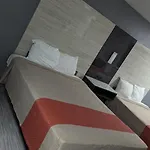 Evergreen Inn & Suites Portland (Adults Only)