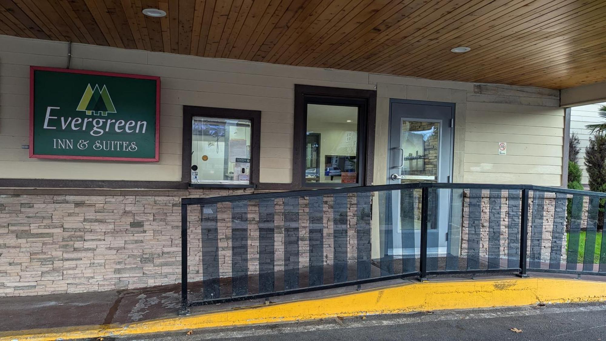 Evergreen & (adults Only) 2* Portland