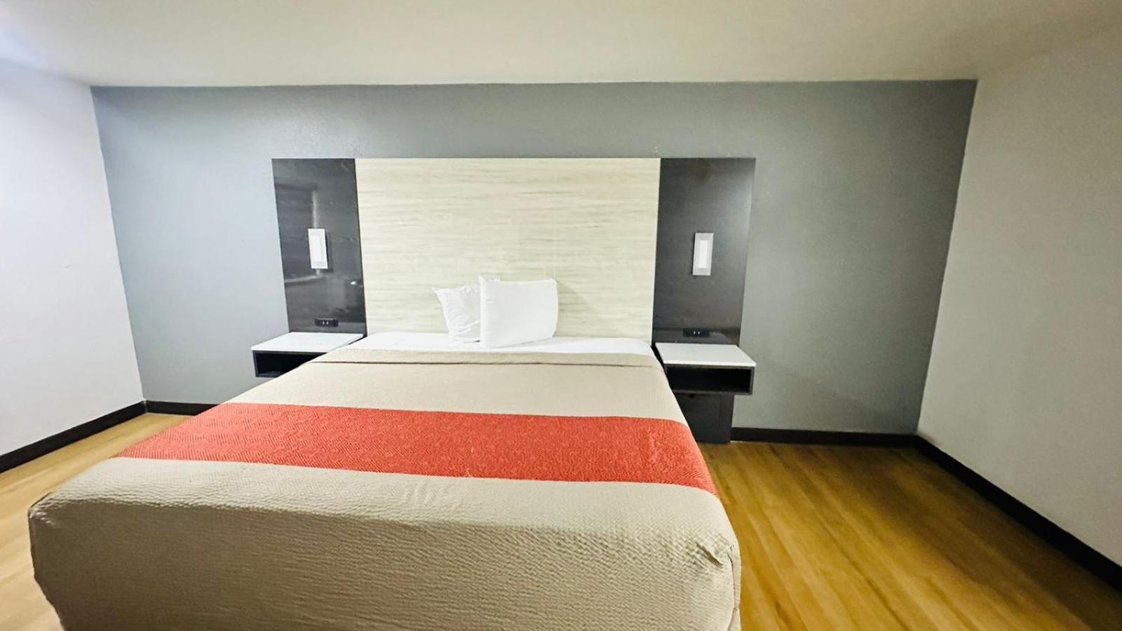 Evergreen & (adults Only) 2* Portland