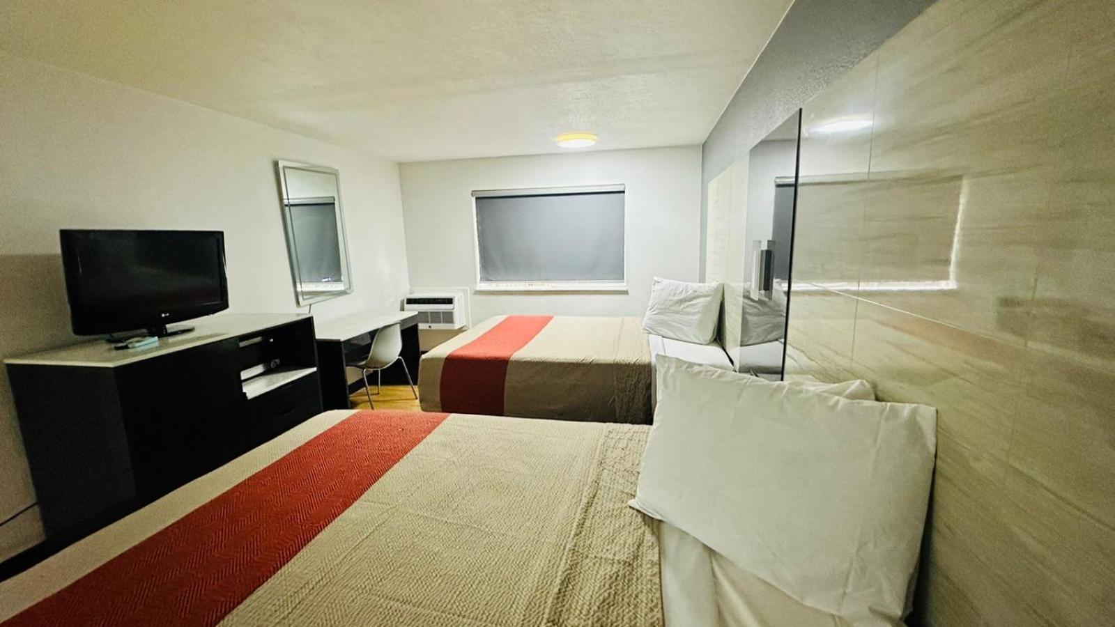 Evergreen & (adults Only) Motel